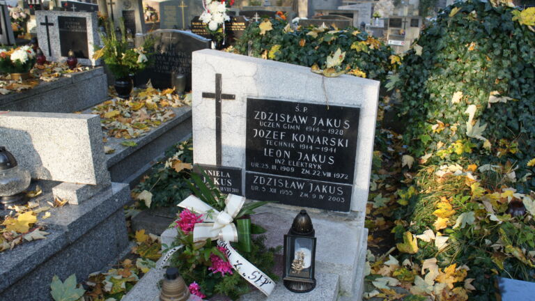 Złożono wiązanki na grobach Członków SEP w Krakowie